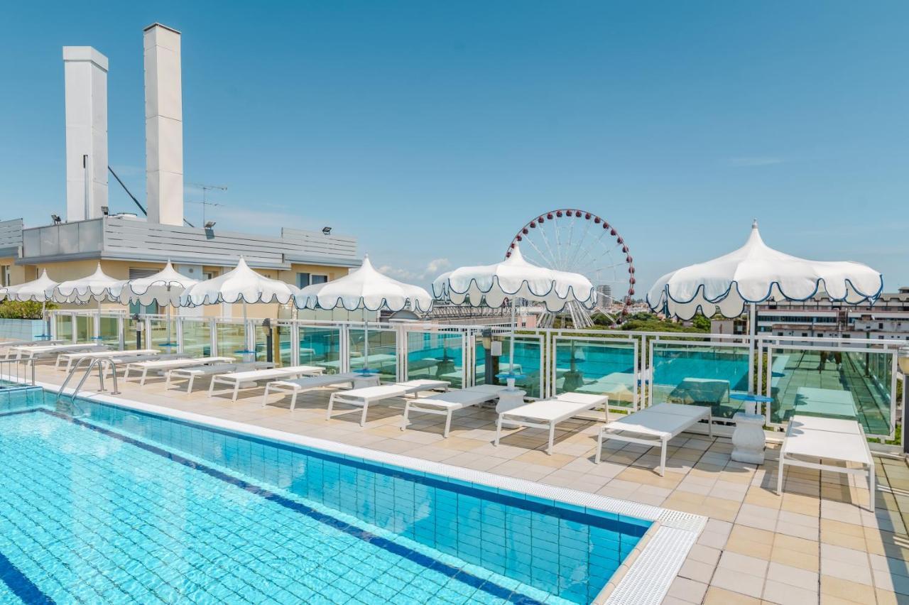 Hotel Colombo Lido di Jesolo Bagian luar foto