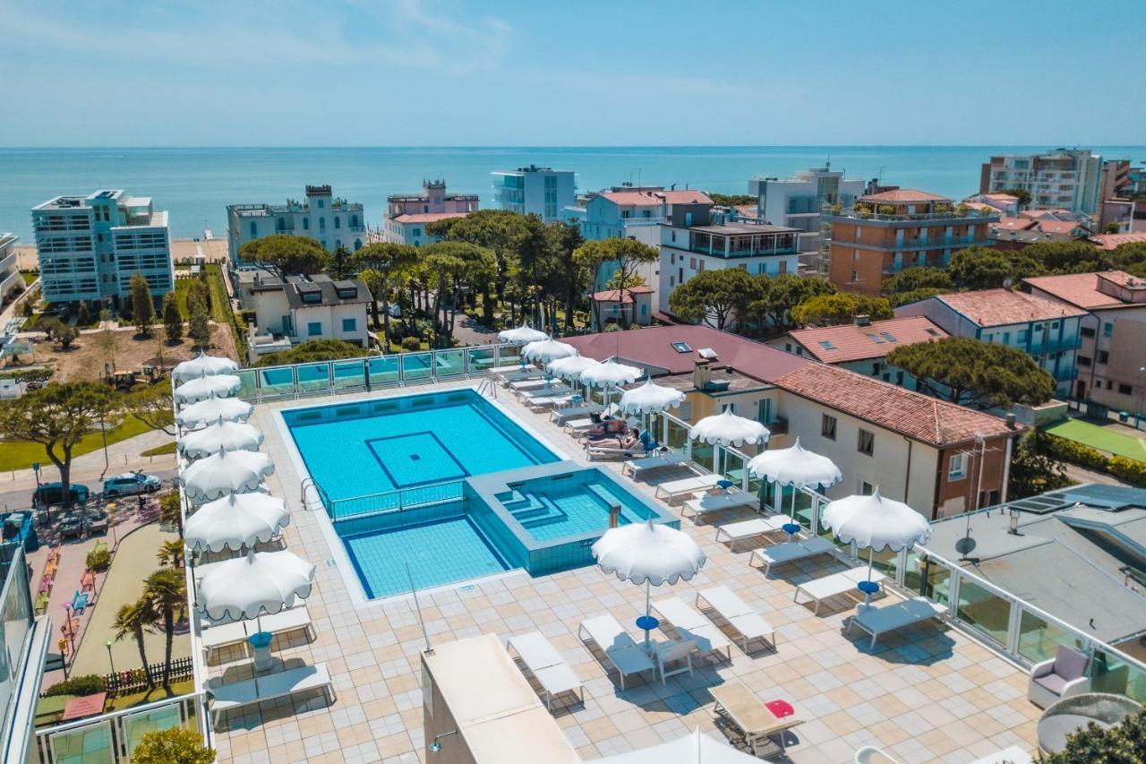 Hotel Colombo Lido di Jesolo Bagian luar foto