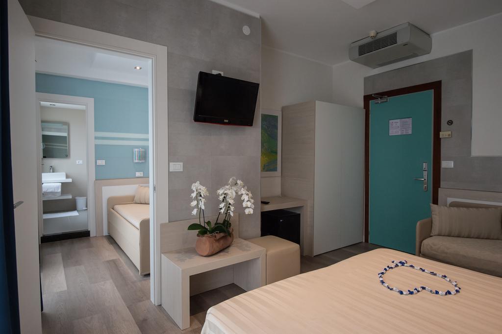 Hotel Colombo Lido di Jesolo Bagian luar foto