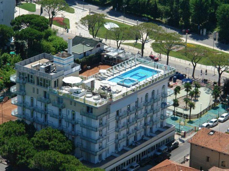 Hotel Colombo Lido di Jesolo Bagian luar foto