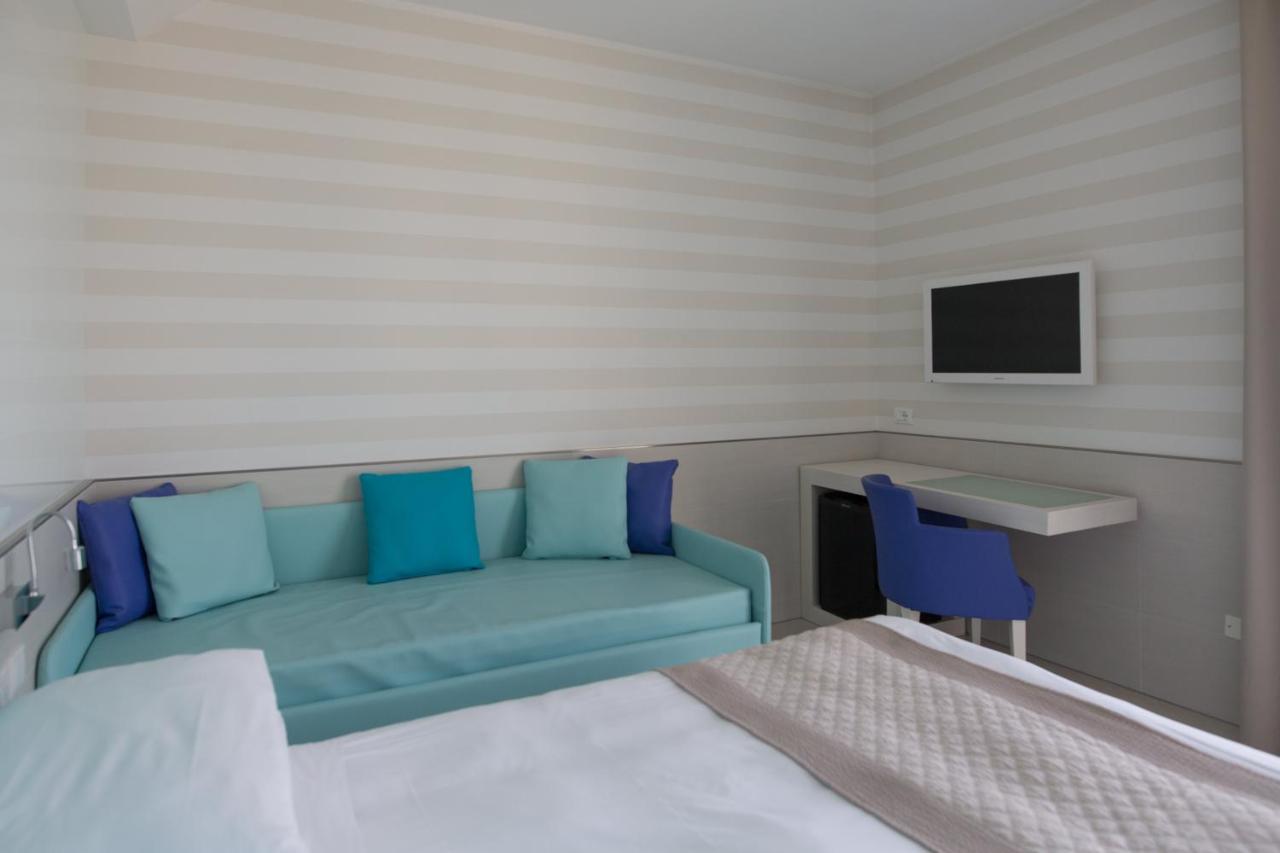 Hotel Colombo Lido di Jesolo Bagian luar foto