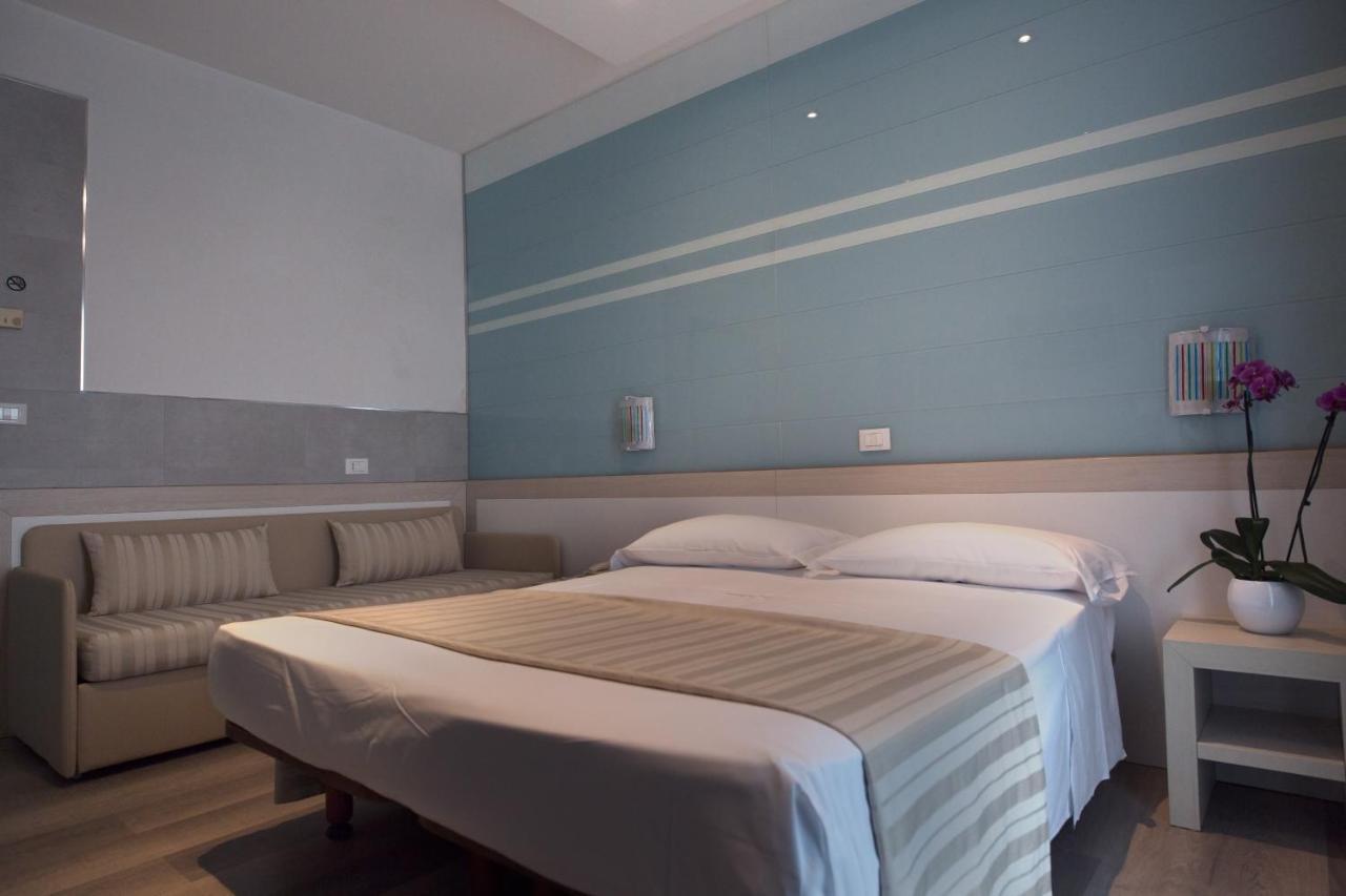 Hotel Colombo Lido di Jesolo Bagian luar foto