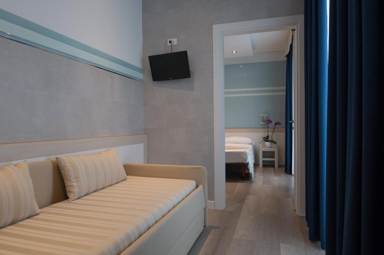 Hotel Colombo Lido di Jesolo Bagian luar foto