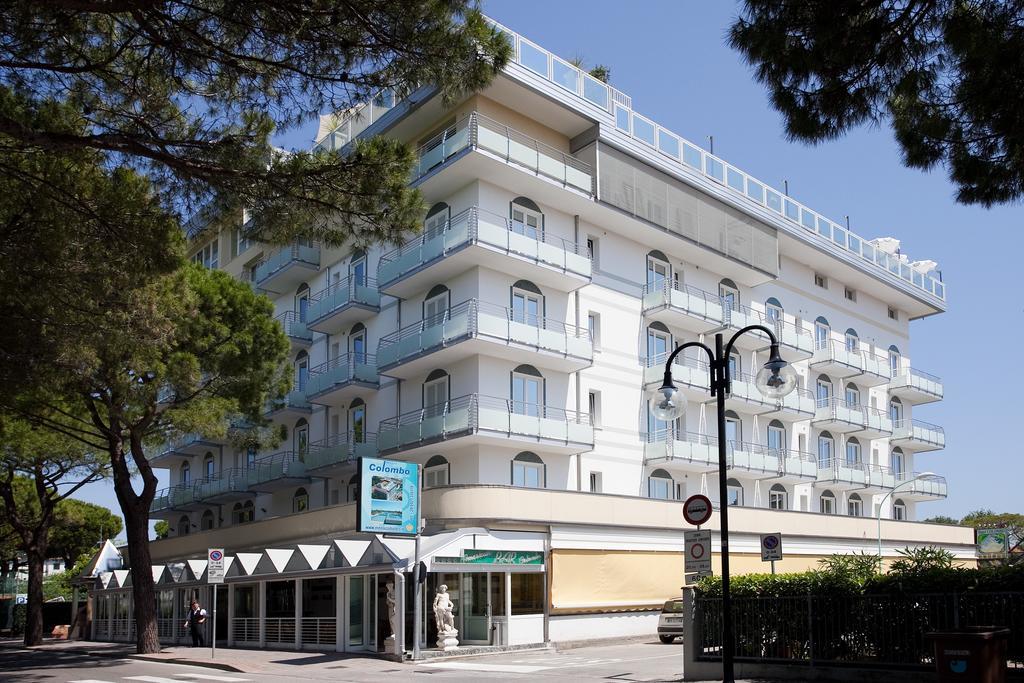 Hotel Colombo Lido di Jesolo Bagian luar foto